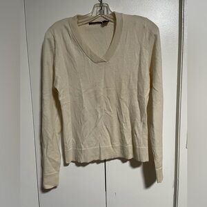 Darjoni Cream Cashmere V-Neck Sweater